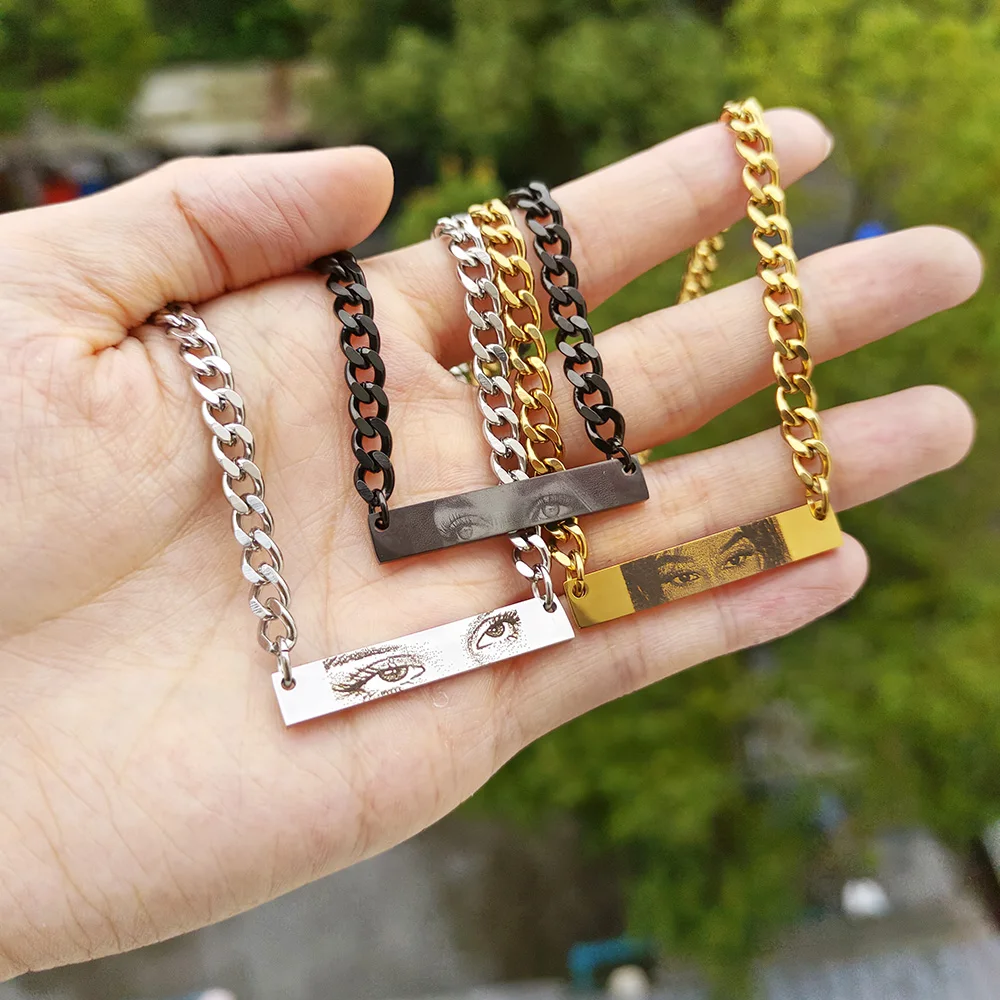 Gold Butterfly Personalized Eyes Photo Couple Necklace Custom Engraved Stainless Steel Gift for Boyfriend