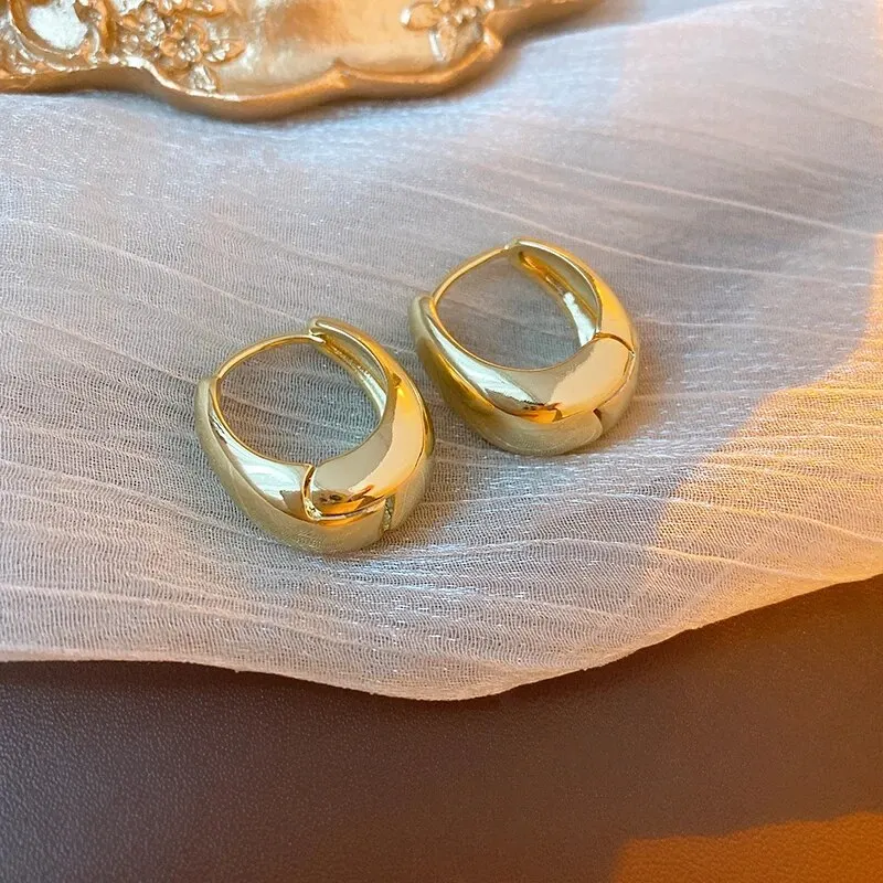 Punk U-Shape Oval Hoop Earrings – Minimalist Geometric Daily Wear Jewelry - Image 3