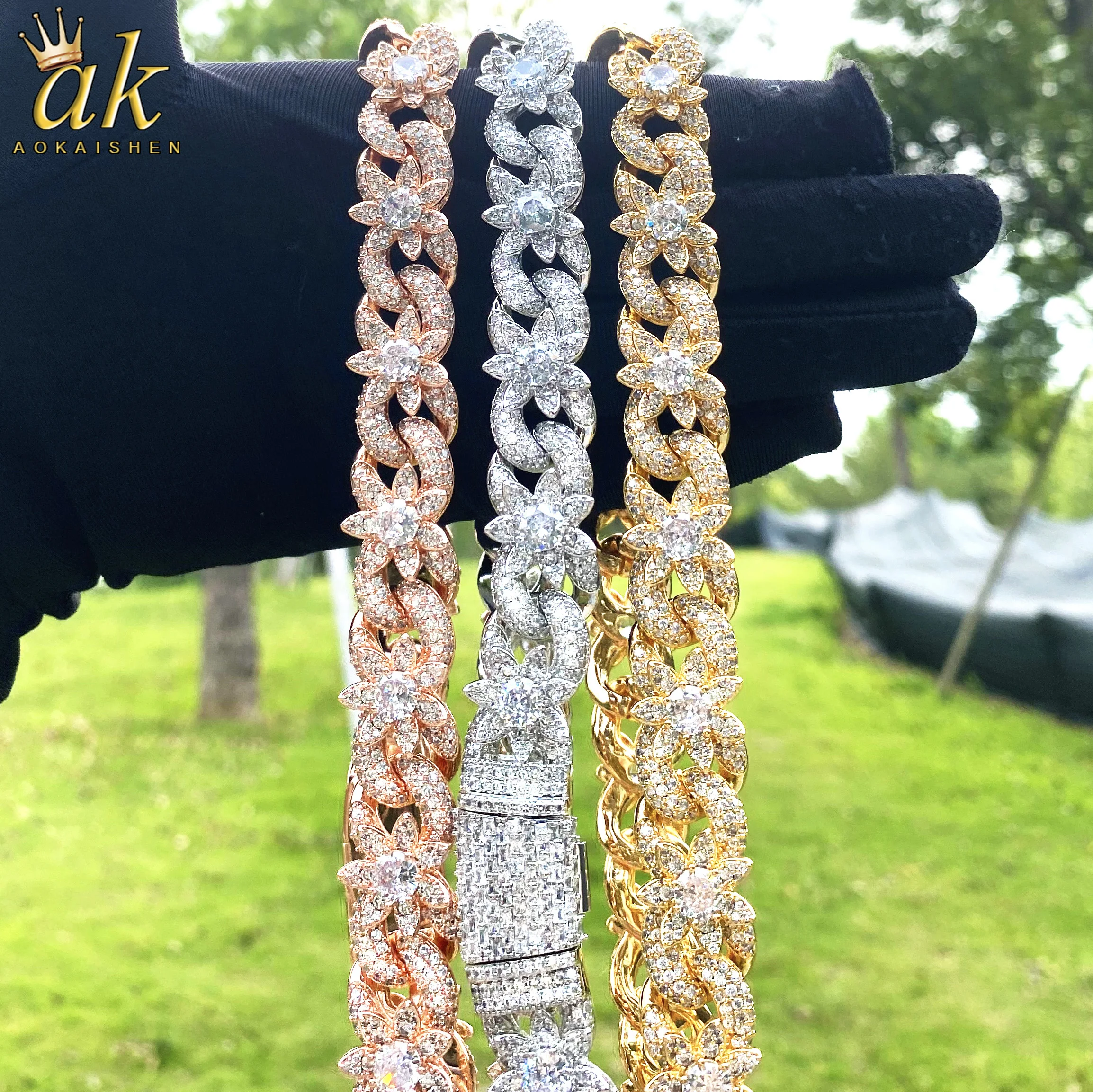 Aokaishen Iced Out Flower Cuban Link Necklace Women Prong Setting Cubic Zirconia Hip Hop Jewelry