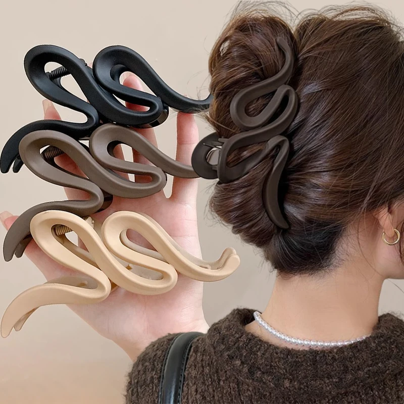 13cm Matte Acrylic Wave Hair Claw – Frosted Solid Color Clip