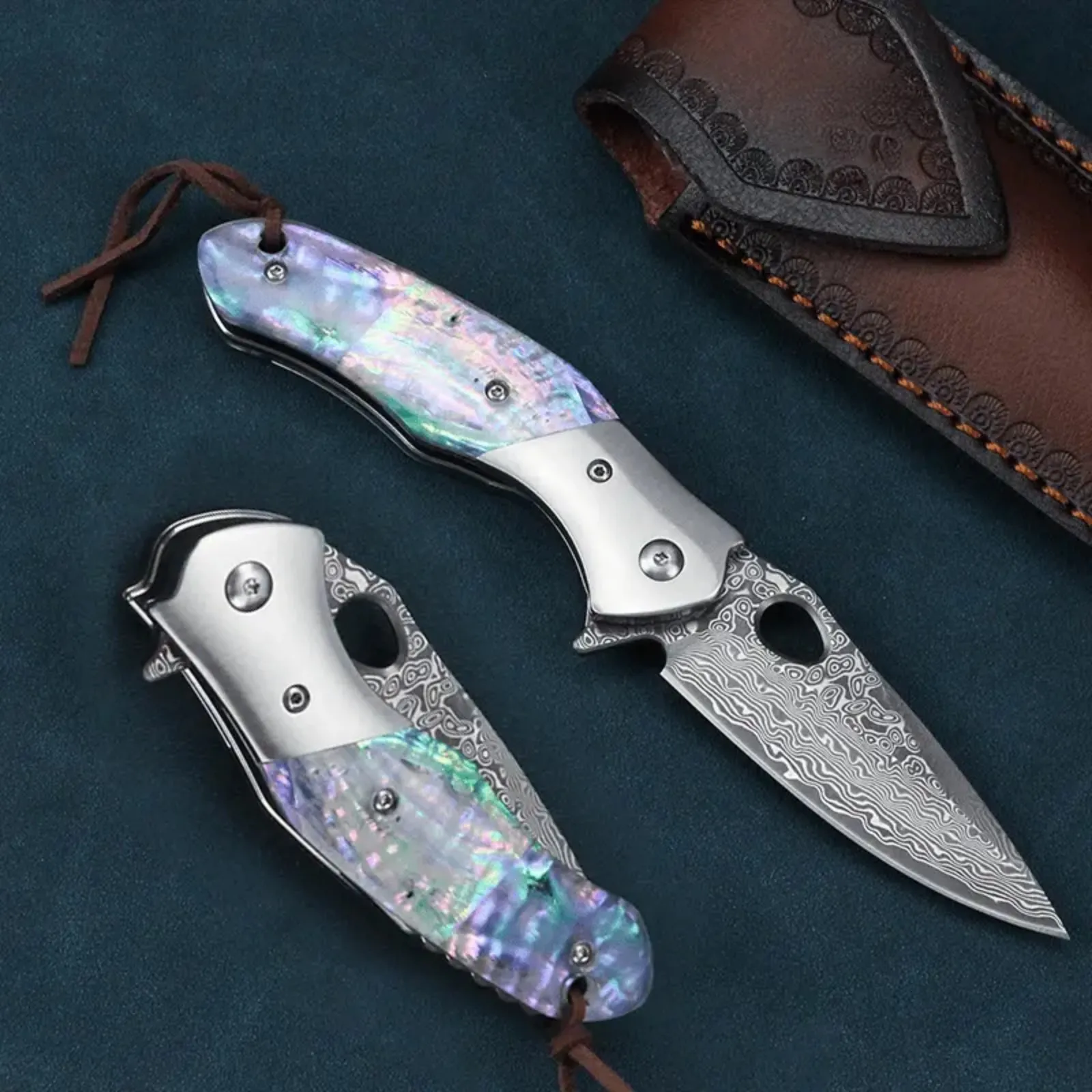 High-Quality Damascus Steel Folding Fruit Knife – Manual Rotation, Compact Design - Image 2